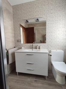 Ванная комната в Villa Kai Casa frente al mar y completamente restaurada