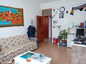 TV a/nebo společenská místnost v ubytování HZD Apartments Hostel