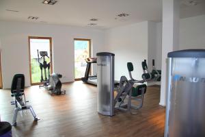 Fitness centrum a/nebo fitness zařízení v ubytování Dormio Hotel Obertraun