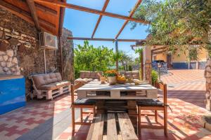 Siseõu või muu väliala majutusasutuses "la Casina del forno con piscina fra Catania e Siracusa "