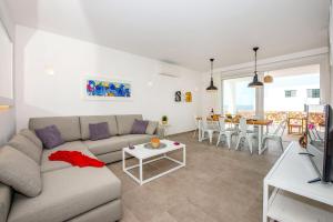 Ein Sitzbereich in der Unterkunft Villa Amatista by Villa Plus