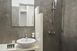 Koupelna v ubytování Polos Hotel Paros
