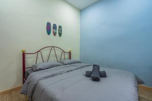 Postel nebo postele na pokoji v ubytování Spacious 3-bedroom with Pool for 6 - Subang Jaya