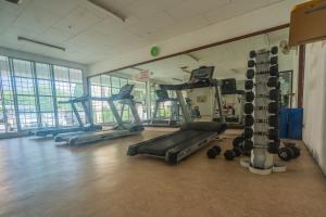 Fitness centrum a/nebo fitness zařízení v ubytování Spacious 3-bedroom with Pool for 6 - Subang Jaya