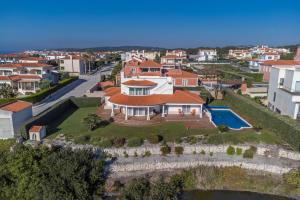 Bazén v ubytování Deslumbrante Villa do Lago nebo v jeho okolí