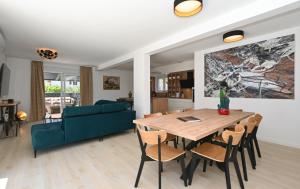 Posezení v ubytování Luxury Apartment Maravic with Private Pool