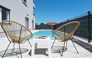 Bazén v ubytování Luxury Apartment Maravic with Private Pool nebo v jeho okolí