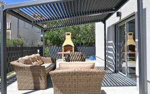 Posezení v ubytování Luxury Apartment Maravic with Private Pool