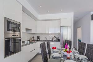 Kuchyň nebo kuchyňský kout v ubytování Villa Alana by Villa Plus