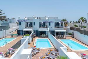 The swimming pool at or close to Villa Buena Vista by Villa Plus