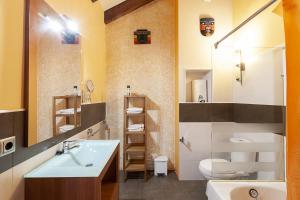 Ένα μπάνιο στο Apartamentos Y Posada El Cafetal +197 φωτογραφίες