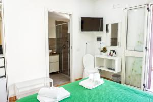 Et badeværelse på A' Villetta + 33 billeder