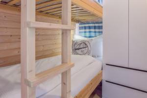 Tempat tidur susun dalam kamar di Hausboot - Stina
