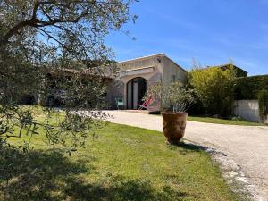 Zahrada ubytování Adorable Gîte (10mn Uzès)
