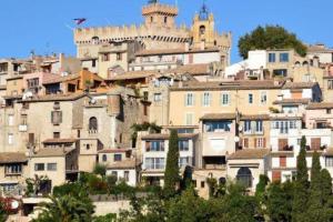 Výhľad na mesto Cagnes-sur-Mer alebo výhľad na mesto priamo z apartmánu
