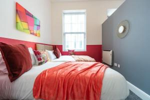 Ένα ή περισσότερα κρεβάτια σε δωμάτιο στο Jesouth Gorgeous Inn Open Plan Striking Splashy Flashy Wifi