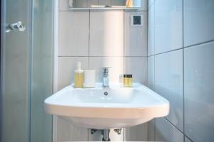 Kúpeľňa v ubytovaní LE MURA OLD TOWN APARTMENT by DuHomes + 32 fotografií