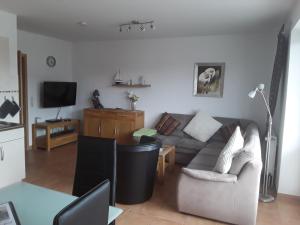 Μια τηλεόραση ή/και κέντρο ψυχαγωγίας στο Nina