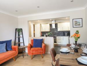 Dapur atau dapur kecil di 4 Pen Llanw Tides Reach +24 gambar