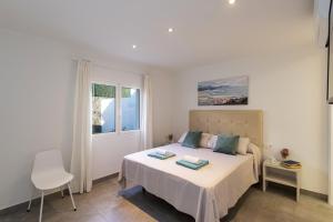 Postel nebo postele na pokoji v ubytování Villa Aqualava 1 by Villa Plus + 16 fotografií