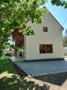 Budova, v ktorej sa dovolenkový dom nachádza