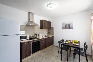 Kuchyň nebo kuchyňský kout v ubytování Villa Anjharad by Villa Plus
