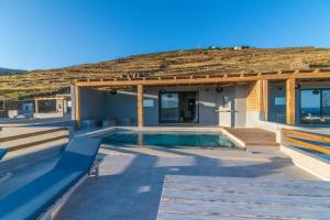 Bazén v ubytování Sunset junior suites nebo v jeho okolí
