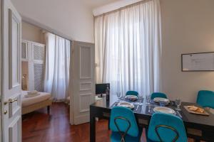 Postel nebo postele na pokoji v ubytování Seta spacious apartment next to the Duomo