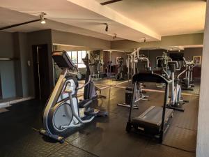 Spordikeskus ja/või sportimisvõimalused majutusasutuses FLORENCIA PLAZA HOTEL