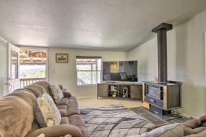 Gallery image of Peaceful Tehachapi Retreat with Mountain Views! in Tehachapi