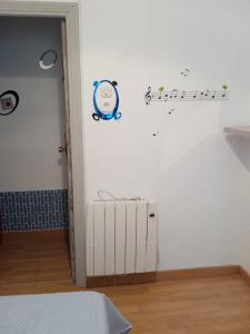 Zdjęcie z galerii obiektu HABITACION PRIVADA EN PLENO CENTRO DE MADRID w Madrycie