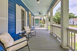 Gallery image of Lovely Mobile Retreat with Deck and Front Porch! in Mobile