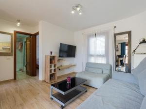 TV a/nebo společenská místnost v ubytování Vv Casa Maruca Accesibilidad - Playa 5 min