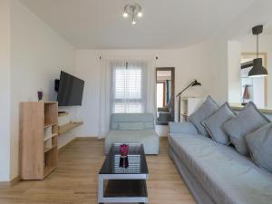 TV a/nebo společenská místnost v ubytování Vv Casa Maruca Accesibilidad - Playa 5 min