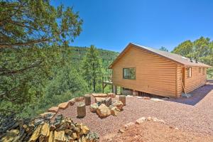 Gallery image of Payson Cabin with Deck Views of the Mogollon Rim! in Payson