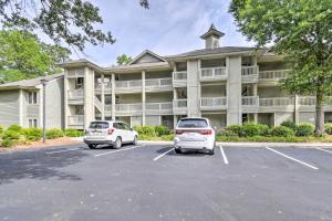 Gallery image of North Myrtle Beach Condo with Golf Course Views in North Myrtle Beach
