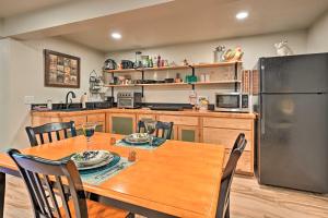Guest Suite with Patio in Arizona Wine Country的厨房或小厨房