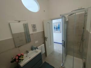 A bathroom at Positanobay