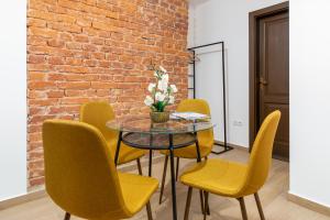Χώρος καθιστικού στο CADORO City Center Apartments +45 φωτογραφίες