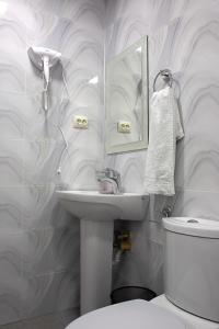 Un baño de Mestia Residence