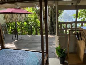Green Fig Resort & Spa的阳台或露台