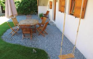 Αίθριο ή υπαίθριος χώρος στο 3 Bedroom Amazing Home In Tolmin
