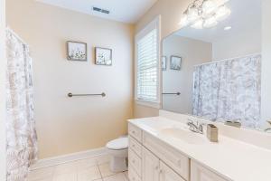 Koupelna v ubytování Bayside Resort --- 31536 Winterberry Pkwy + 31 fotografií