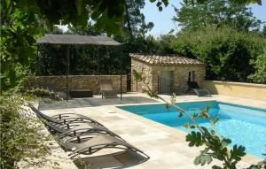 Bazén v ubytování Gorgeous Home In Roussillon With Wifi nebo v jeho okolí