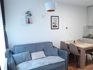 A seating area at Apartman Anđela i Aleksa Divčibare