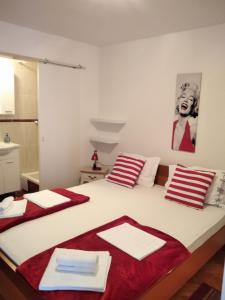 Fotografie z fotogalerie ubytování Apartments LukaS v destinaci Tisno