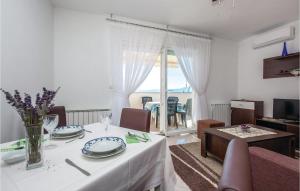 Gallery image of Beautiful Apartment In Smrika With Wifi in Šmrika