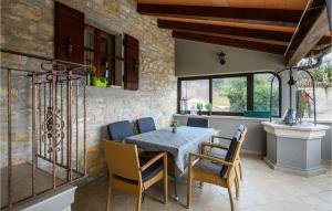 Fotografia z galérie ubytovania Nice Home In Mandalencici With Kitchen v destinácii Čubanići