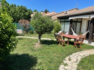 Zahrada ubytování Maison avec jardin Crest