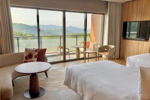 ANA InterContinental Beppu Resort & Spa by IHG客房内的一张或多张床位